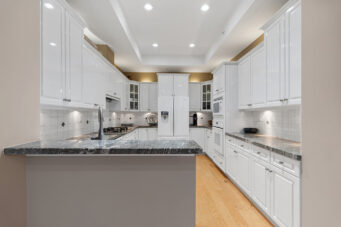 2456 Carr Lane